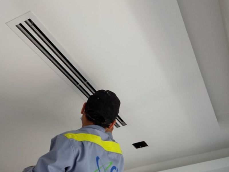 Cách Vệ Sinh Điều Hòa Âm Trần Nối Ống Gió Đúng Chuẩn